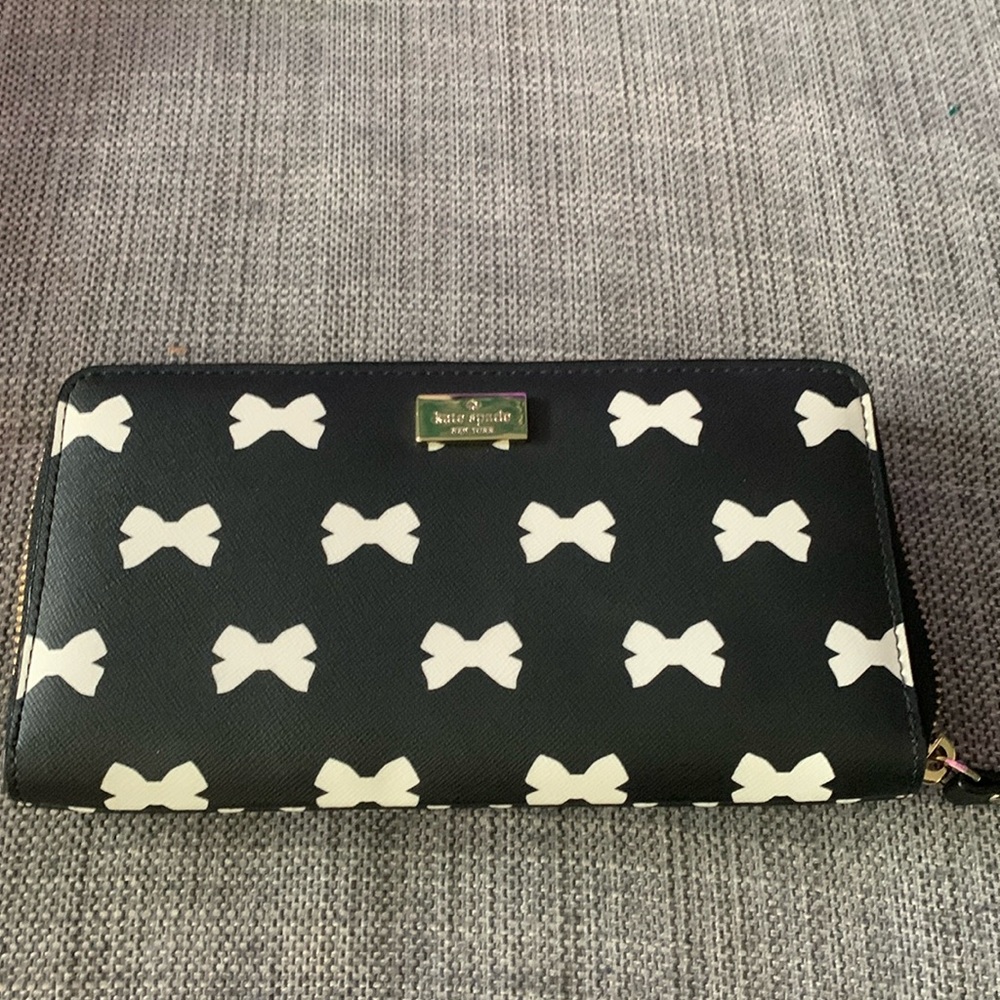Kate Spade leather zip around wallet